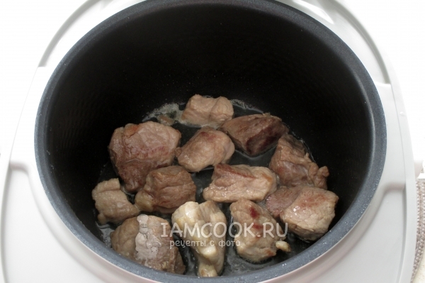 Обжарить мясо