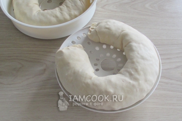 Положить рулет на пароварку