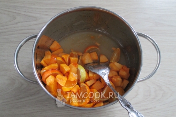 Тыква и мандарины выделили сок