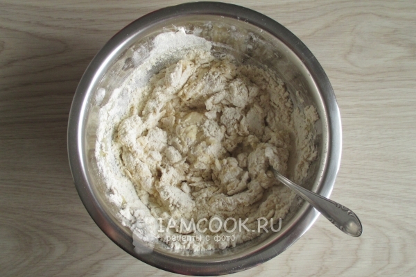 Начать размешивать тесто