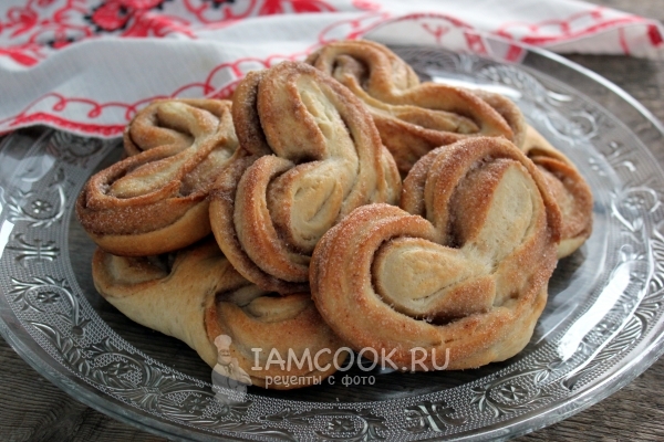 Фото плюшек с корицей