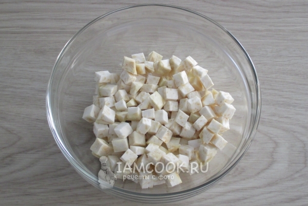 Порезать сельдерей