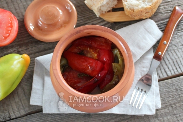 Фото овощей в горшочке, запеченных в духовке