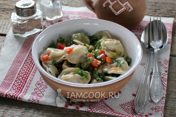 Рецепт тушеных пельменей на сковороде