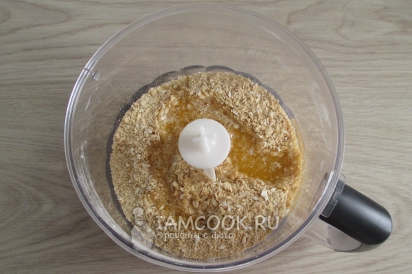 Добавили масло, воду и мёд