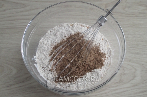 Всыпать два вида муки