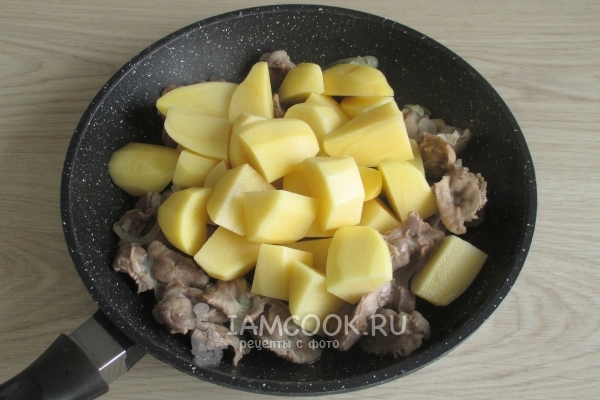 Положить картофель