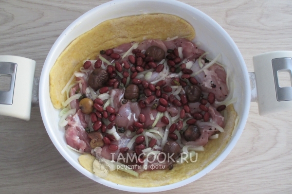 Положить фасоль, каштаны и барбарис