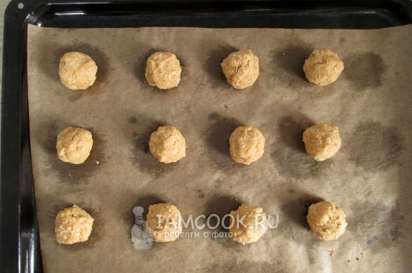Выложили заготовки на противень