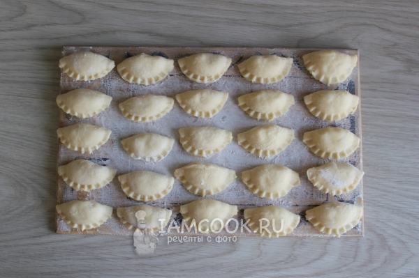 Слепить вареники