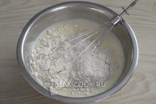 Всыпать муку