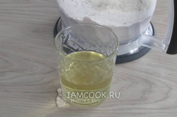 Нагреть масло