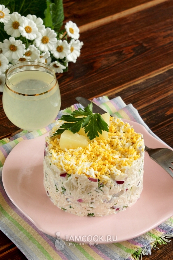 Фото салата с ананасами и куриным филе