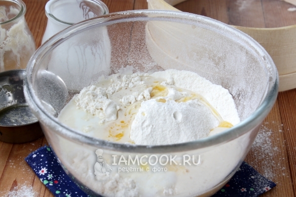 Смешать ингредиенты для теста