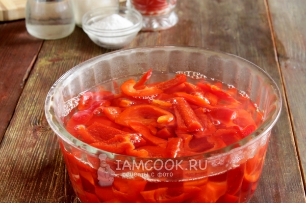 Залить перец кипятком