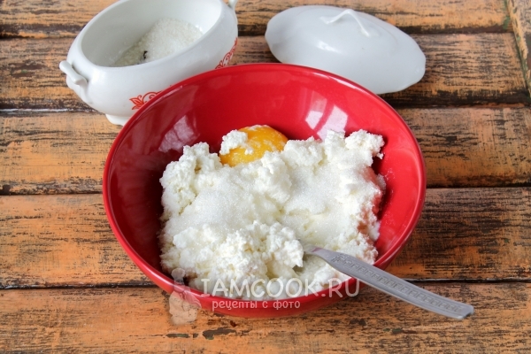 Всыпать сахар и соль