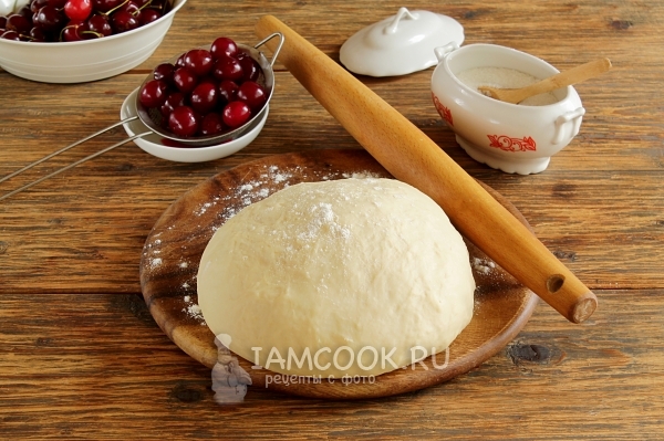 Готовое заварное тесто для вареников с вишней