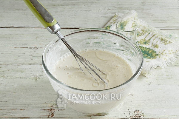 Влить масло