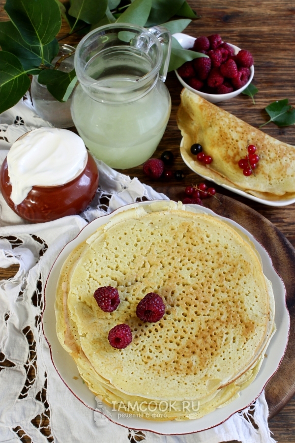 Рецепт толстых (пышных) блинов с дырочками на сыворотке