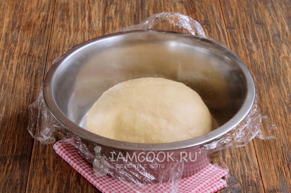 Накрыть тесто пленкой