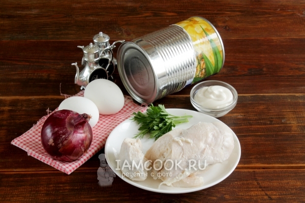 Ингредиенты для салата с ананасами и куриным филе