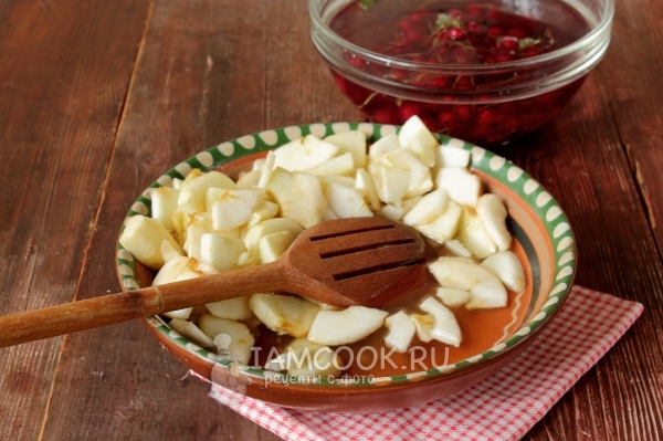 Помыть ягоды