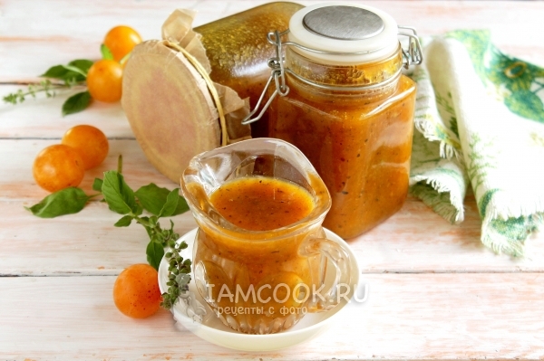 Фото грузинского соуса ткемали из желтой алычи на зиму