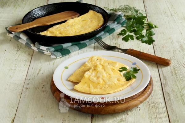 Фото омлета на сметане на сковороде