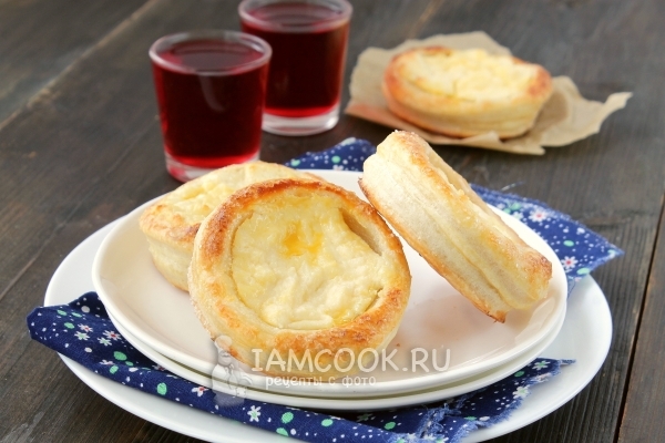 Фото ватрушек из слоеного теста с творогом