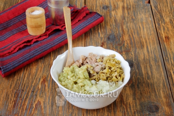 Всыпать соль и перец