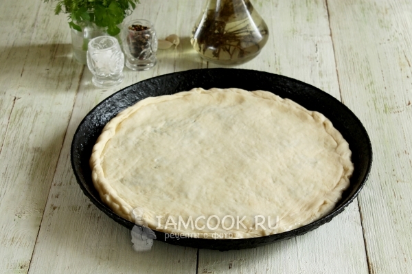 Накрыть начинку тестом