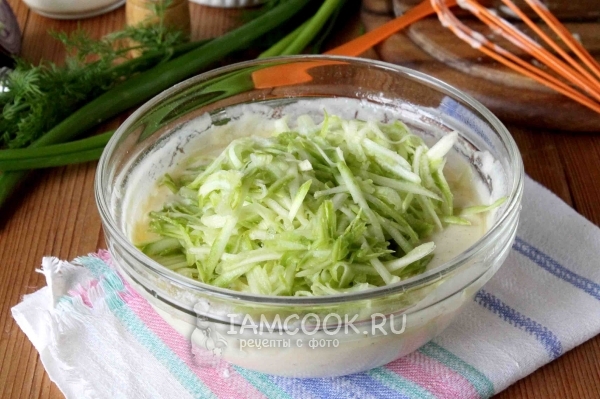 Положить кабачки