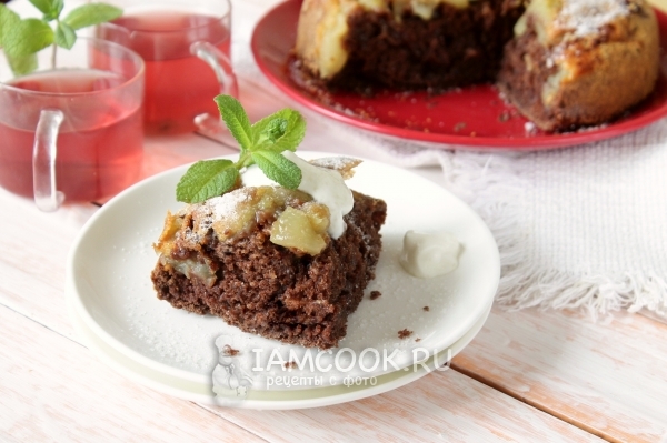 Фото постной шарлотки с яблоками