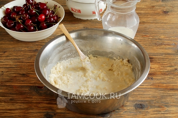 Влить молоко