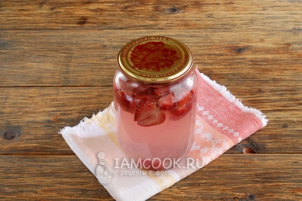 Залить клубнику кипятком