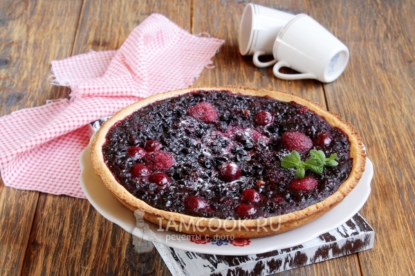 Рецепт пирога из песочного теста с замороженными ягодами