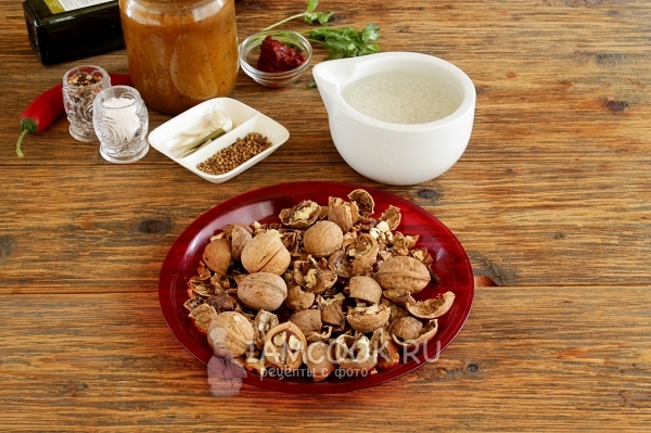 Почистить орехи