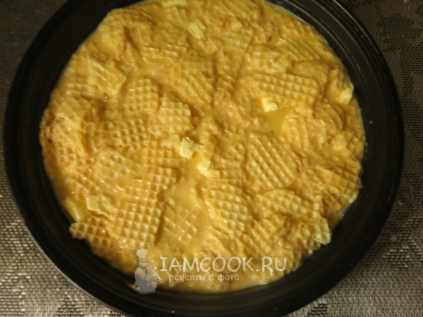 Выложить смесь в форму