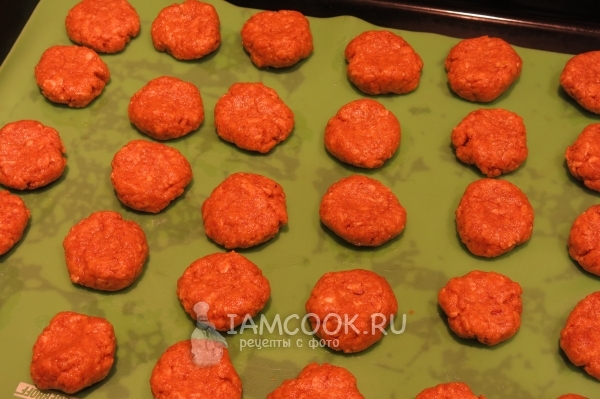 Сформировать из теста шарики