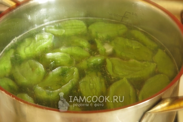 Положить клецки в бульон