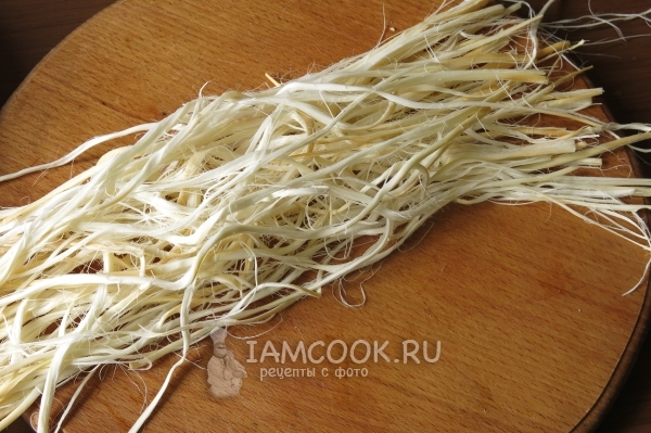 Разобрать сыр на волокна