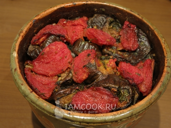 Готовый чанахи с фасолью в горшочках