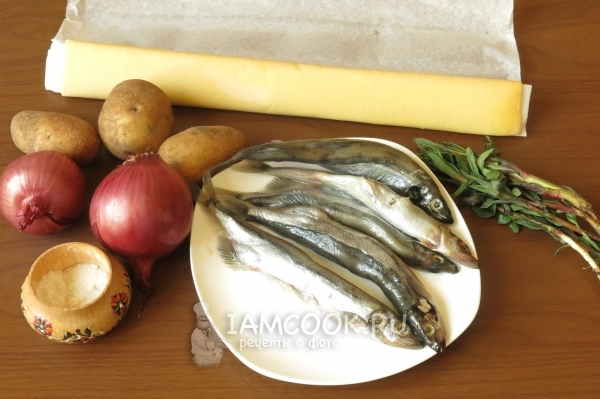 Ингредиенты для рыбника с мойвой