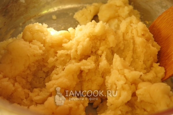 Всыпать муку и размешать