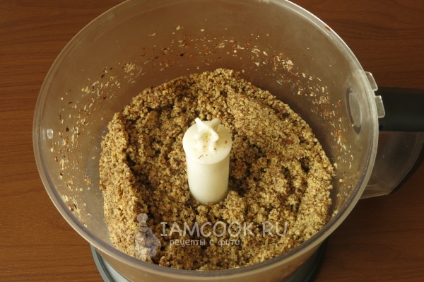 Измельчить орехи