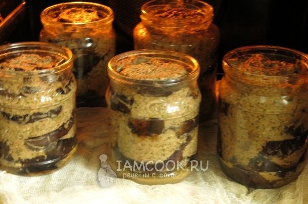 Поставить банки в духовку для стерилизации