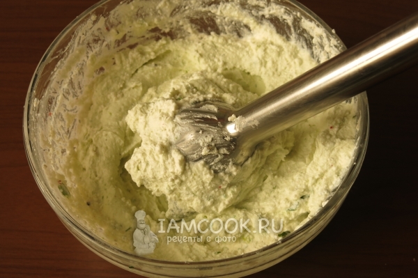 Взбить начинку блендером