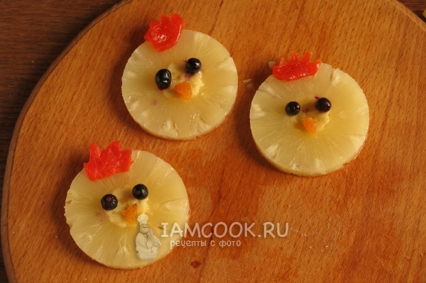 Сделать цыпленку клювик