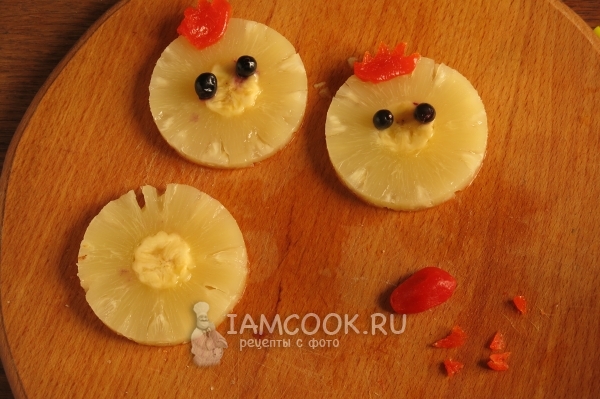 Вырезать из сухофруктов гребешок