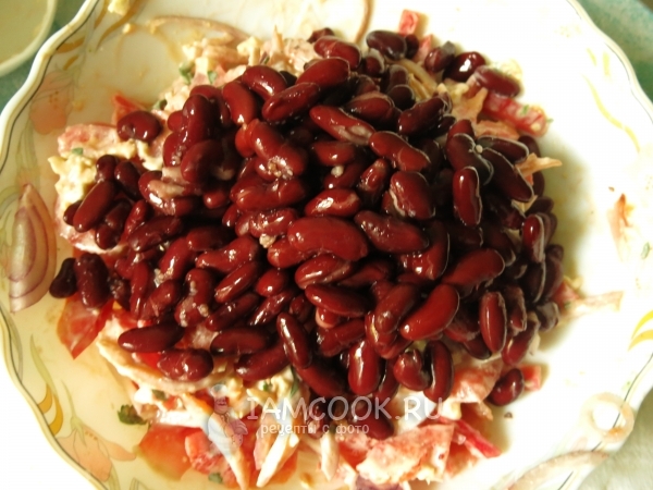 Положить фасоль